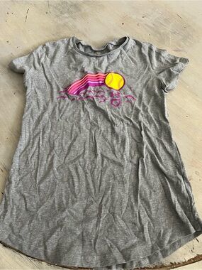 Under Armour Girls Gray T‑Shirt with Pink & Yellow Graphic